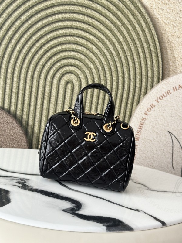 CHANEL 香奈兒 Coco Handle 球面菱格紋小牛皮波士頓包